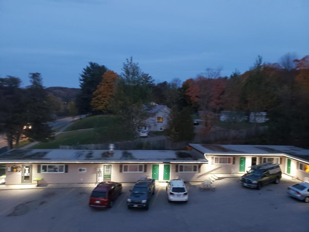 Silver Maple Motel 哈里伯顿 外观 照片